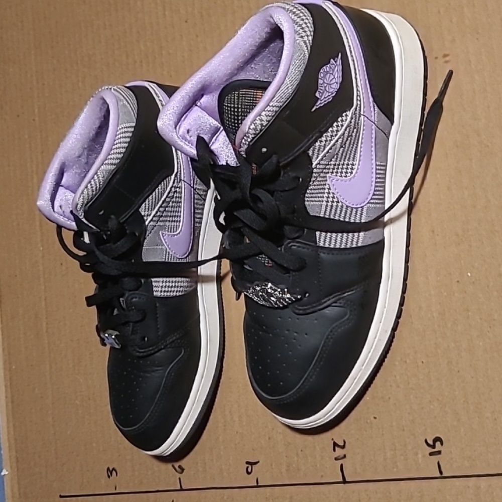 Nike Jordan 1 Kids Mid size 7y